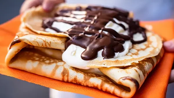 Crepe con Chocolate y Nata